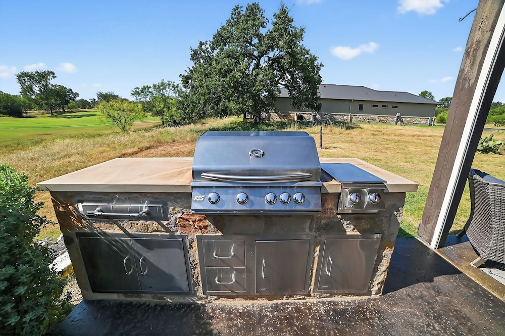Hill Country Retreat & Casita