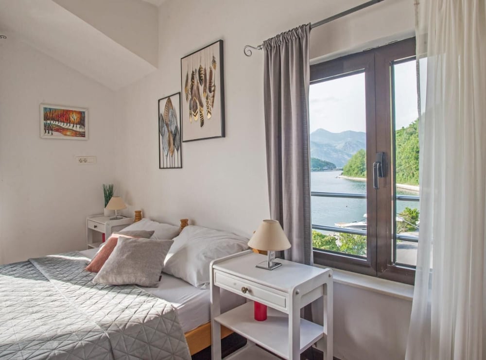 Studio Flat With View Near Beach in Tivat photo 4