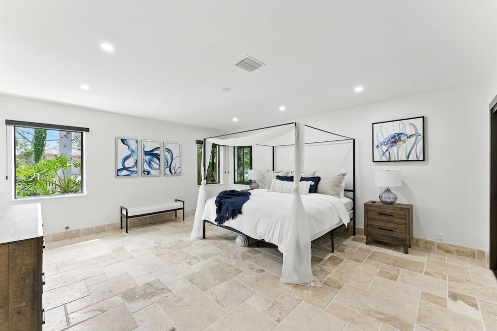 Villa Riverland With Heated Pool On The Water 5 Bedroom Villa