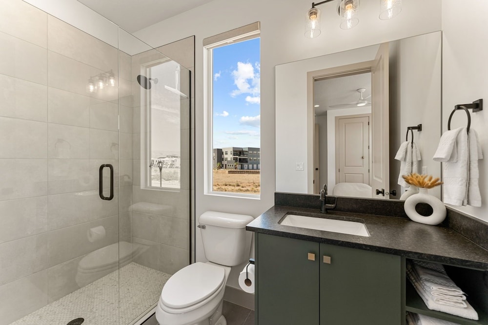 Country Is Cool Again 5 Bedroom Townhouse