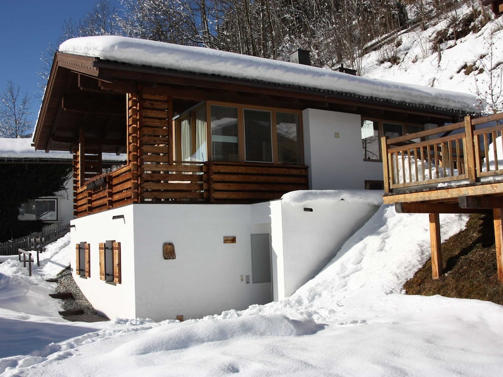 Luxurious Chalet With Sauna in Konigsleiten