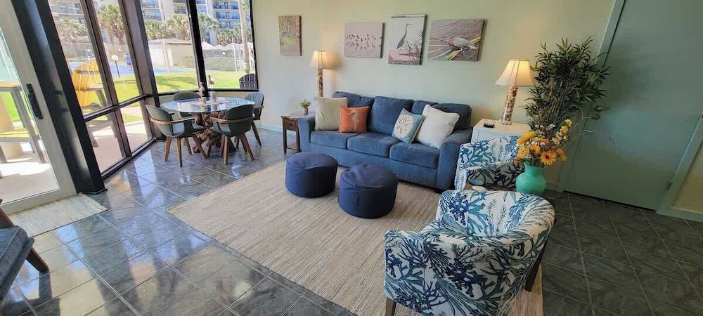 Beachfront Hotspot - New Furnishings - Pool - 1st Floor