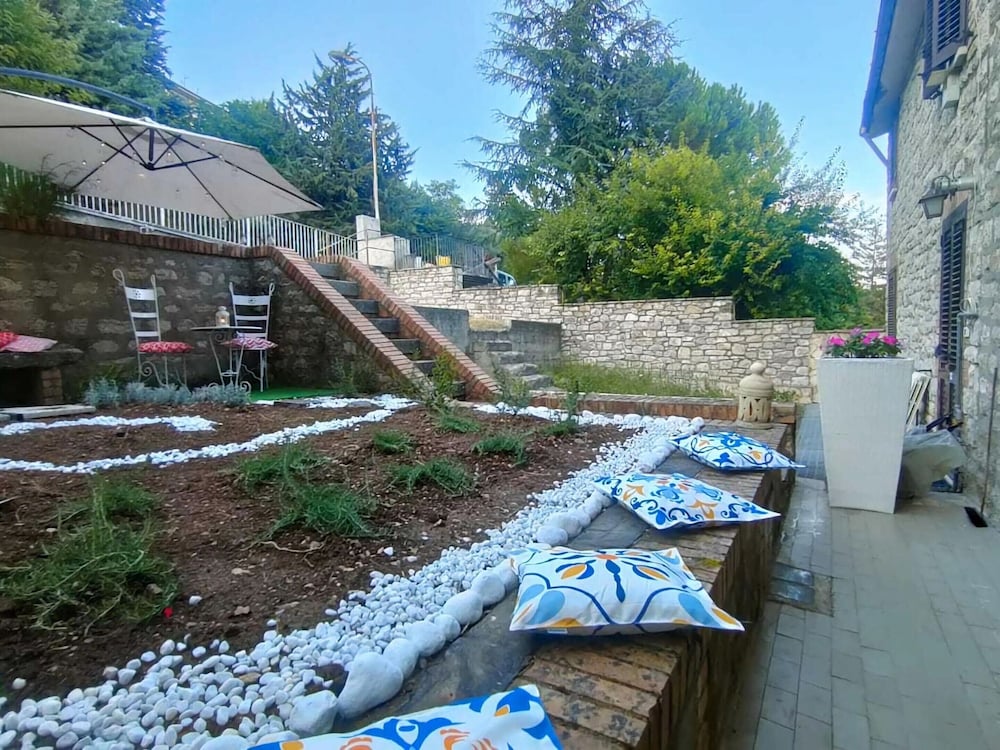 Elegant Apartment in Buonalbergo near Town Center view 5
