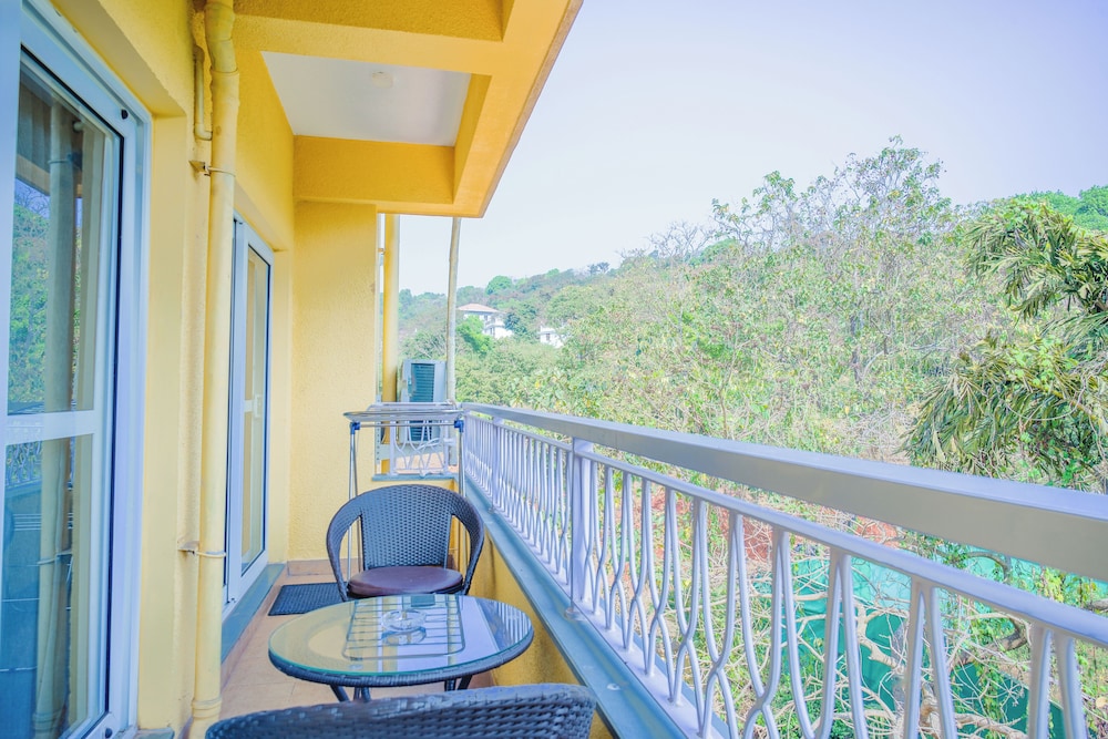 Alaya Stays Veera Marina 3 BHK Apartment