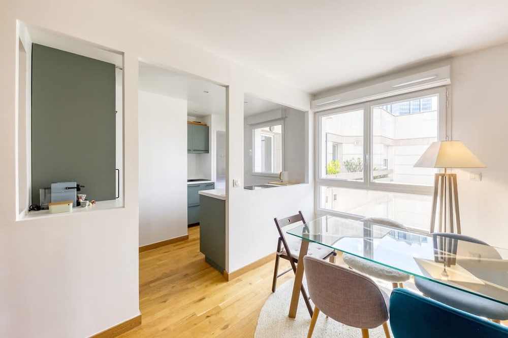 Charming Central Apartment With Balcony and City View