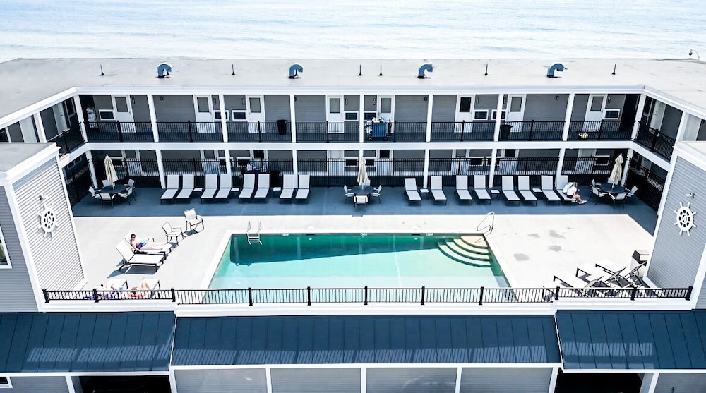 Atlantic Oceanfront Hotel
