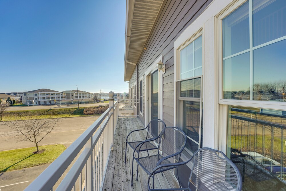 Marina, Pool & Balcony: Modern Spring Lake Condo
