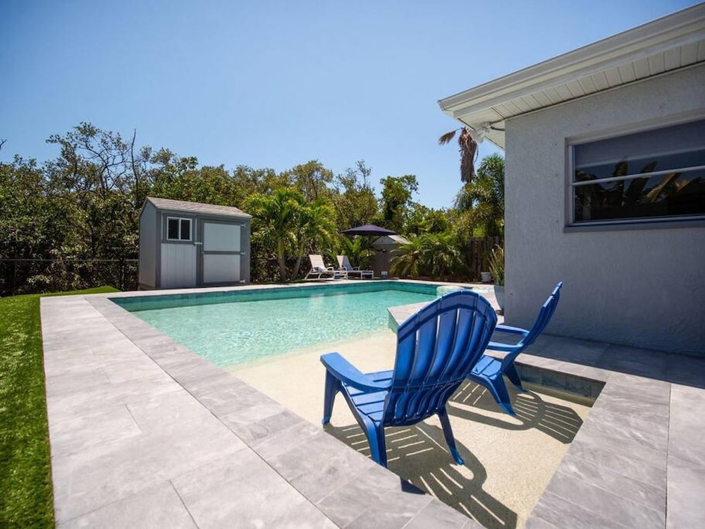 Steps to Beach Heated Pool