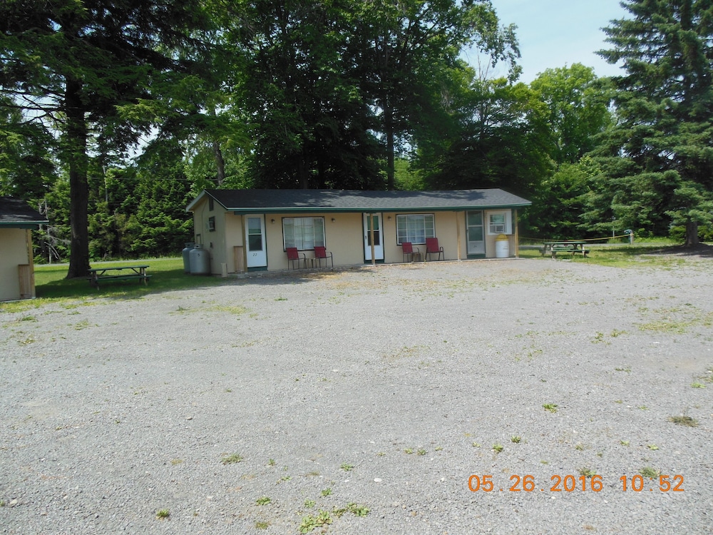 The Evergreen Motel