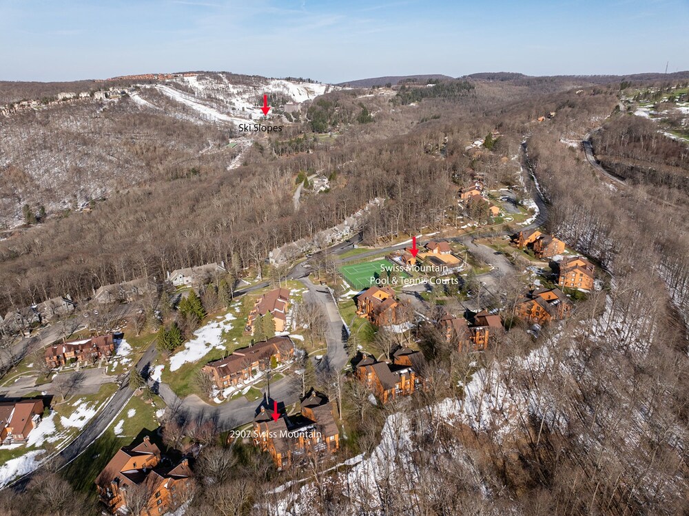 Swiss Mountain 1 Bedroom - Premier Unit with Patio by RedAwning