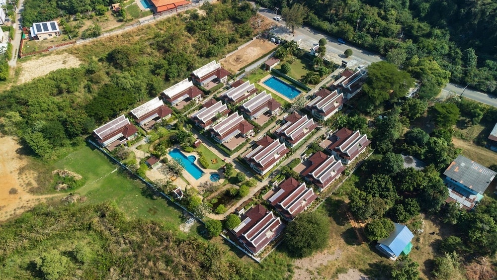 Thirty Degrees in February, Khao Tao, Hua Hin