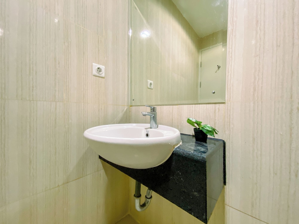 Comfort Living 1BR at Sentul Tower Apartment