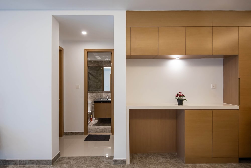 2BR R&F Phase2, CIQ R&F Mall, Free Parking