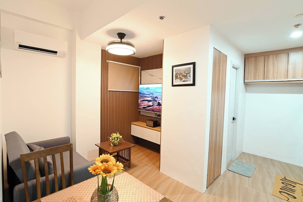1 Cozy Bedroom Condo Unit-apple One Banawa Cebu