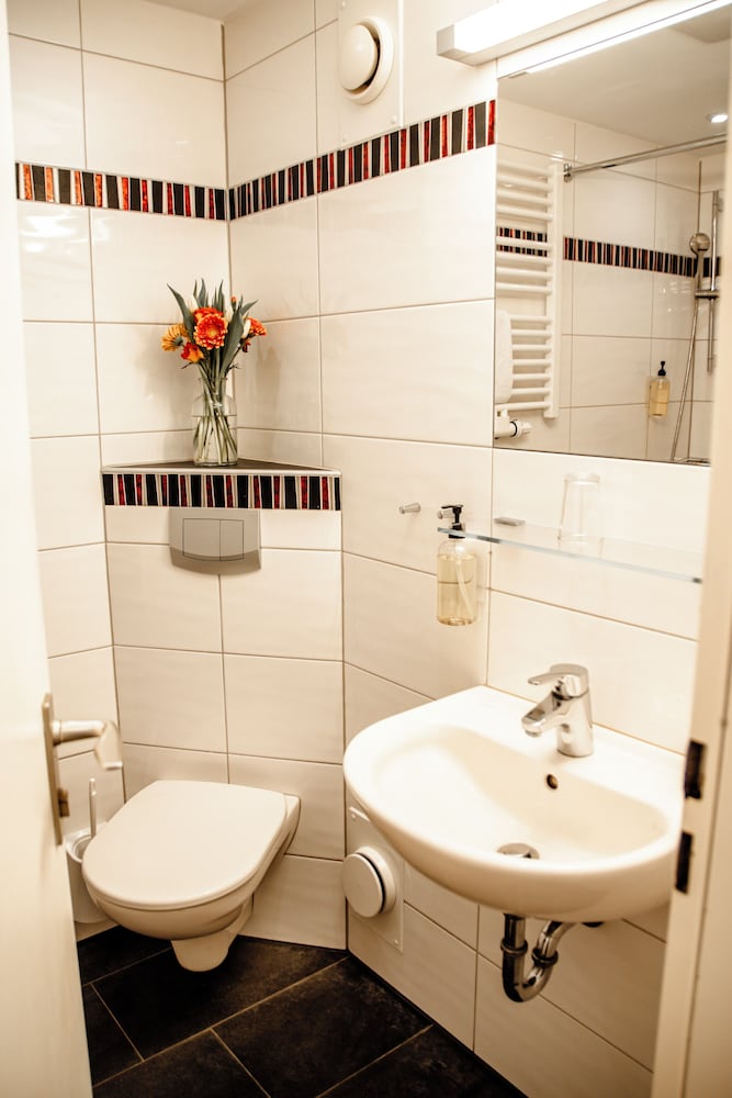Berlin Vacations - Central Hotel Garni - Property Image 6