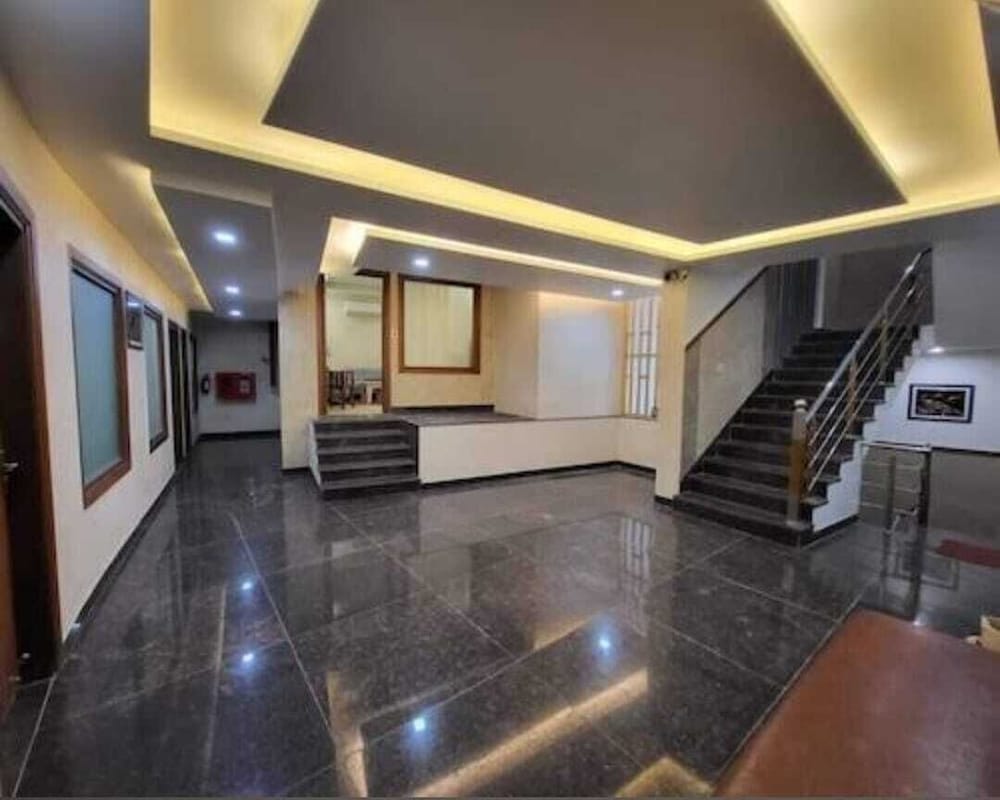 LAVIT HOTEL