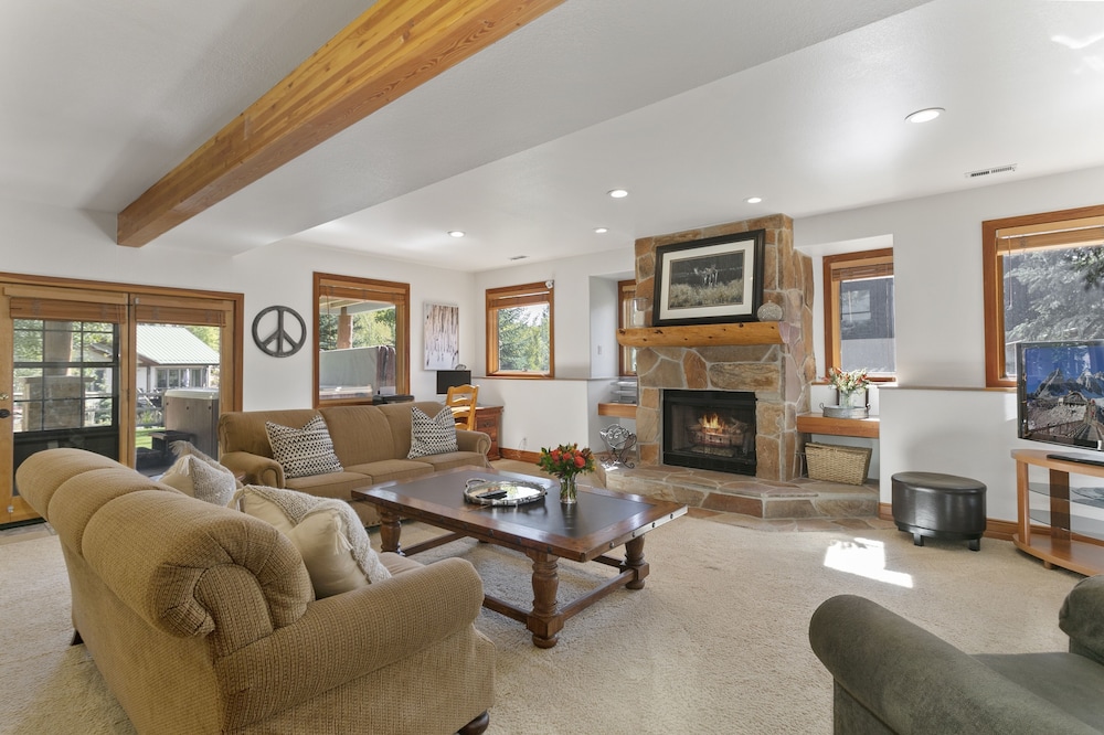 Solamere Drive Home at Deer Valley Resort - 6 Bedroom Home with Hot Tub #3220 6 Home