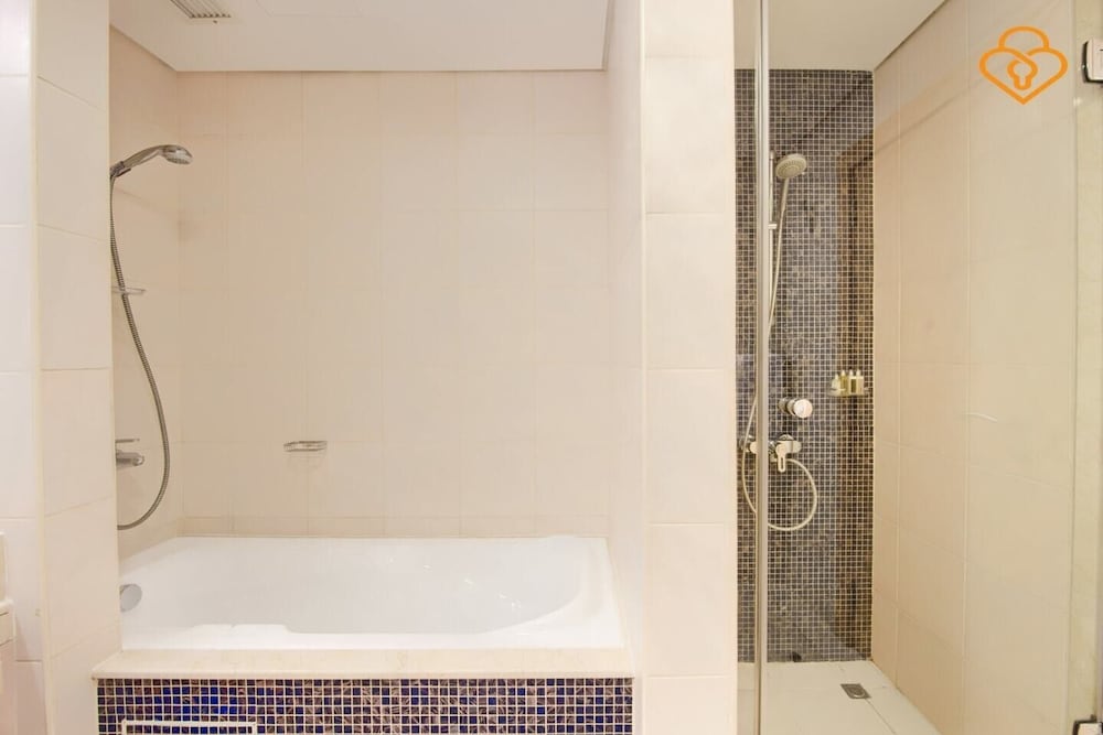 Building No. 2 Shoreline  Palm Jumeirah - Apartment 405