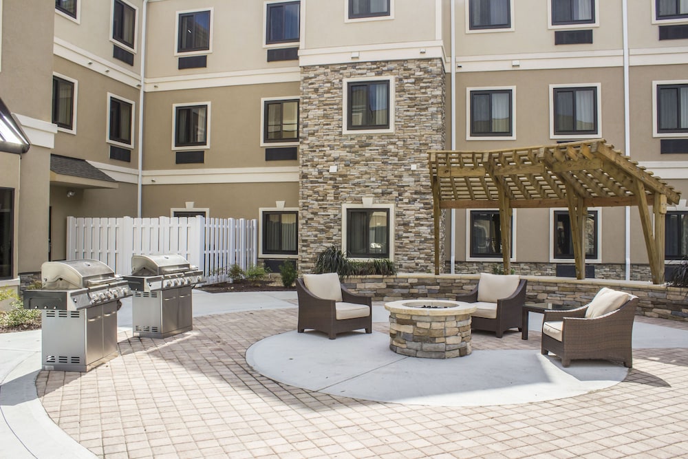 Jacksonville Vacations - Staybridge Suites Jacksonville - Camp Lejeune Area, an IHG Hotel - Property Image 3