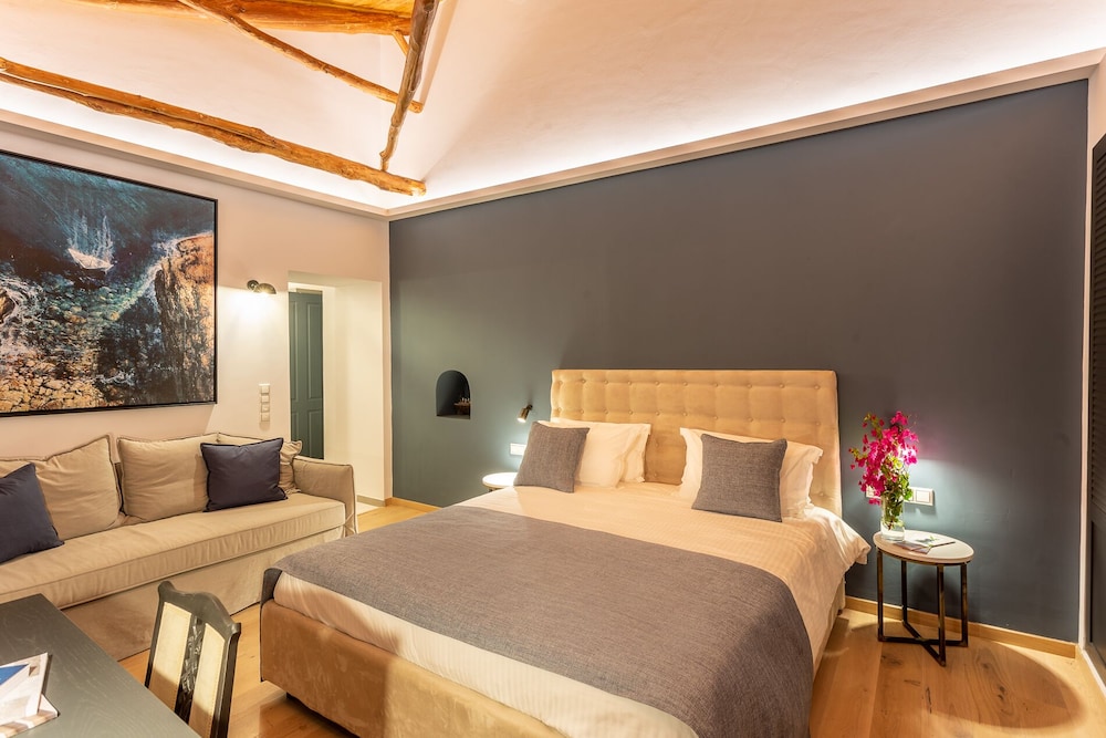 Camara Suites photo 4