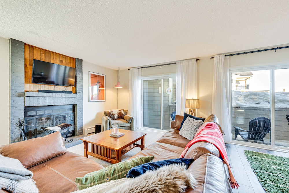 Fraser Condo w/ Ski Shuttle & Resort Amenities!