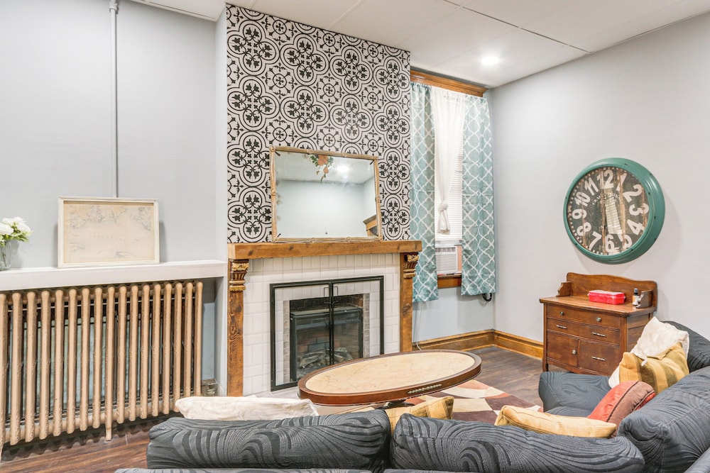 1 Mi to Dtwn Cumberland: Historic Apt w/ Patio!