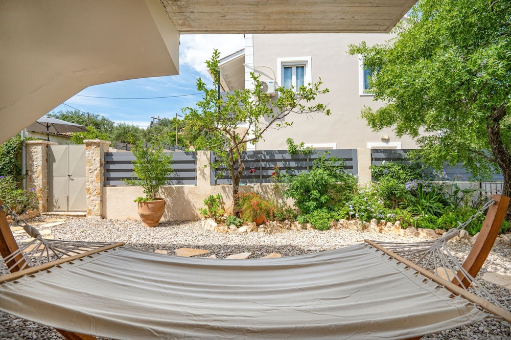 Bee Tree Villa in Corfu