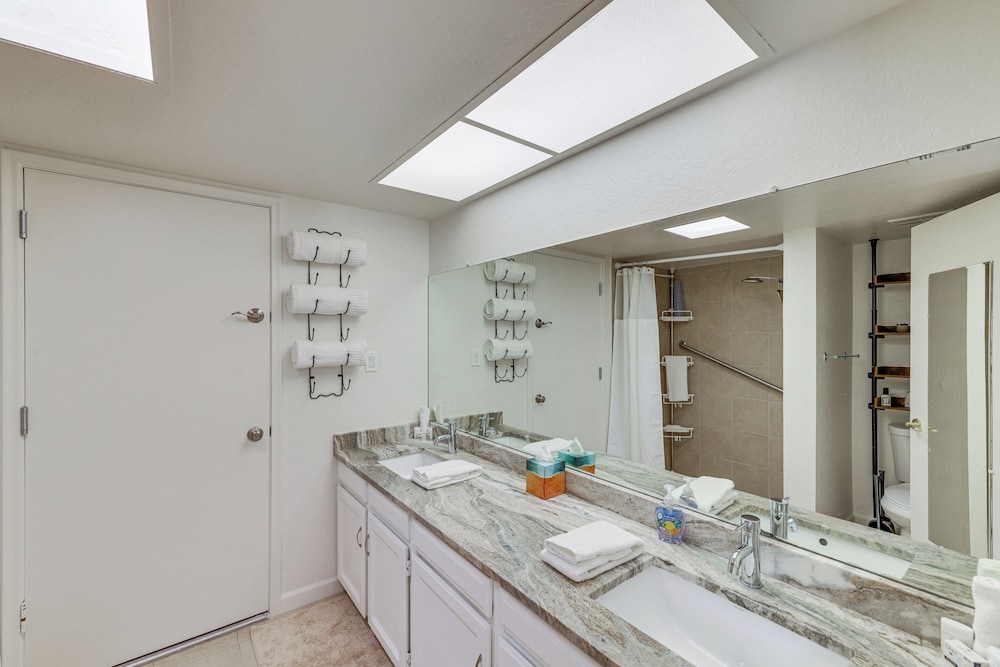 8 Mi to Old Town Scottsdale: Home w/ Private Pool! view 5
