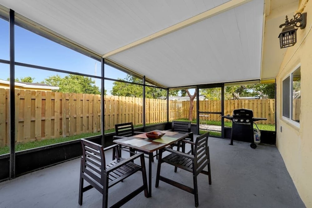 Fort Lauderdale Vacations - Yellow House in Davie - Property Image 18