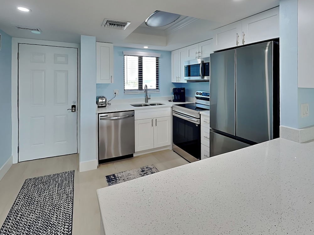 Seaside 4 by Distinctive Beach Rentals