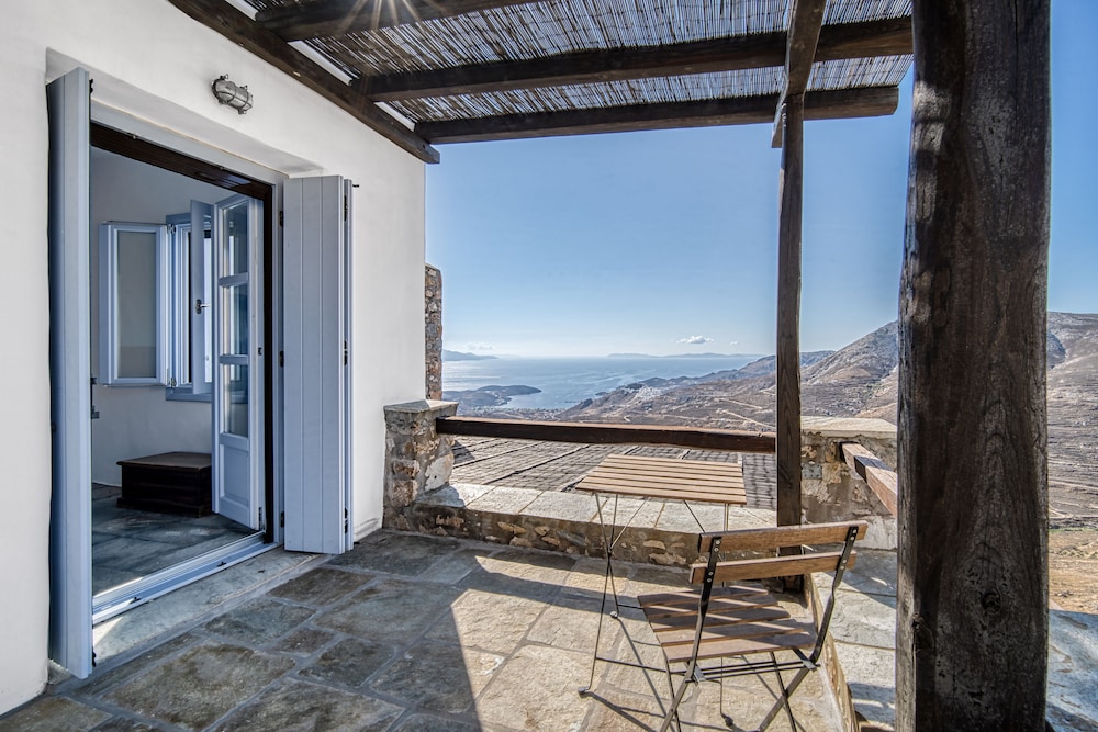 Serifos Houses Diasella