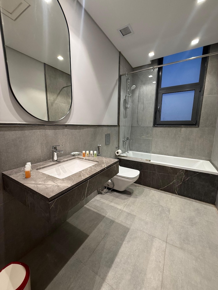 Alsawah Wide 3BR APT in aeon towers