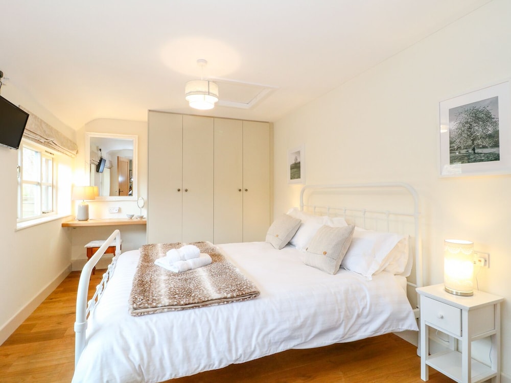 Yeovil Vacations - Shippon Barn - Property Image 2