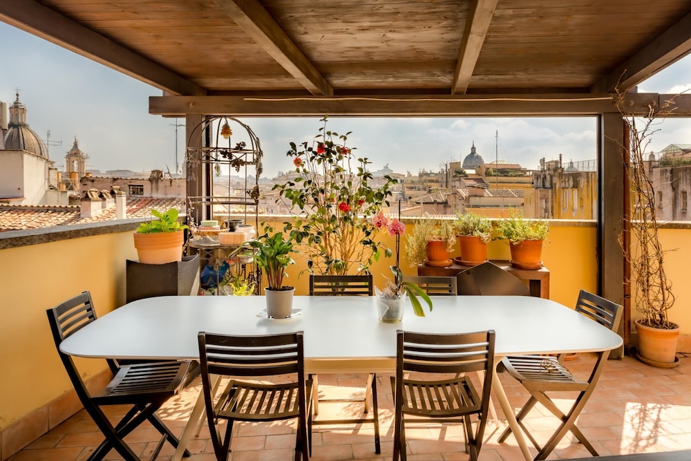 Treasurerome Navona Terrace Suite
