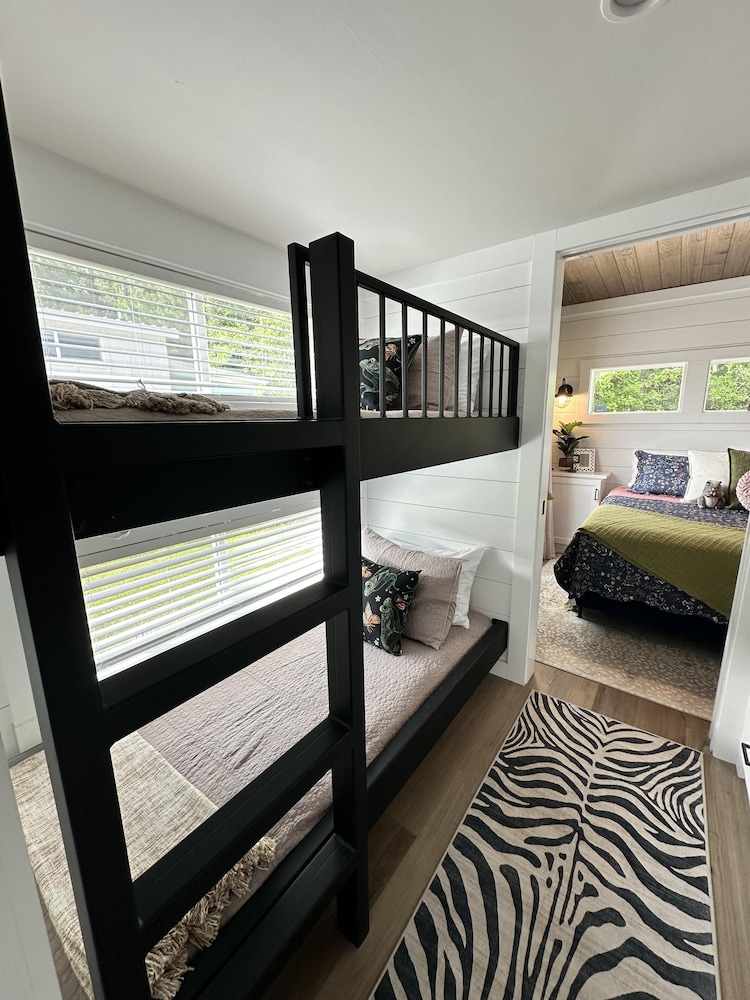 Island Oaks RV Resort