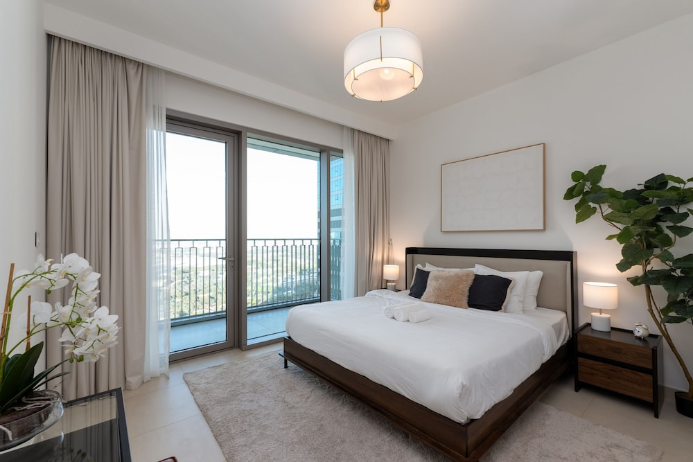 Sleek 2BR at Downtown Close to Dubai Mall