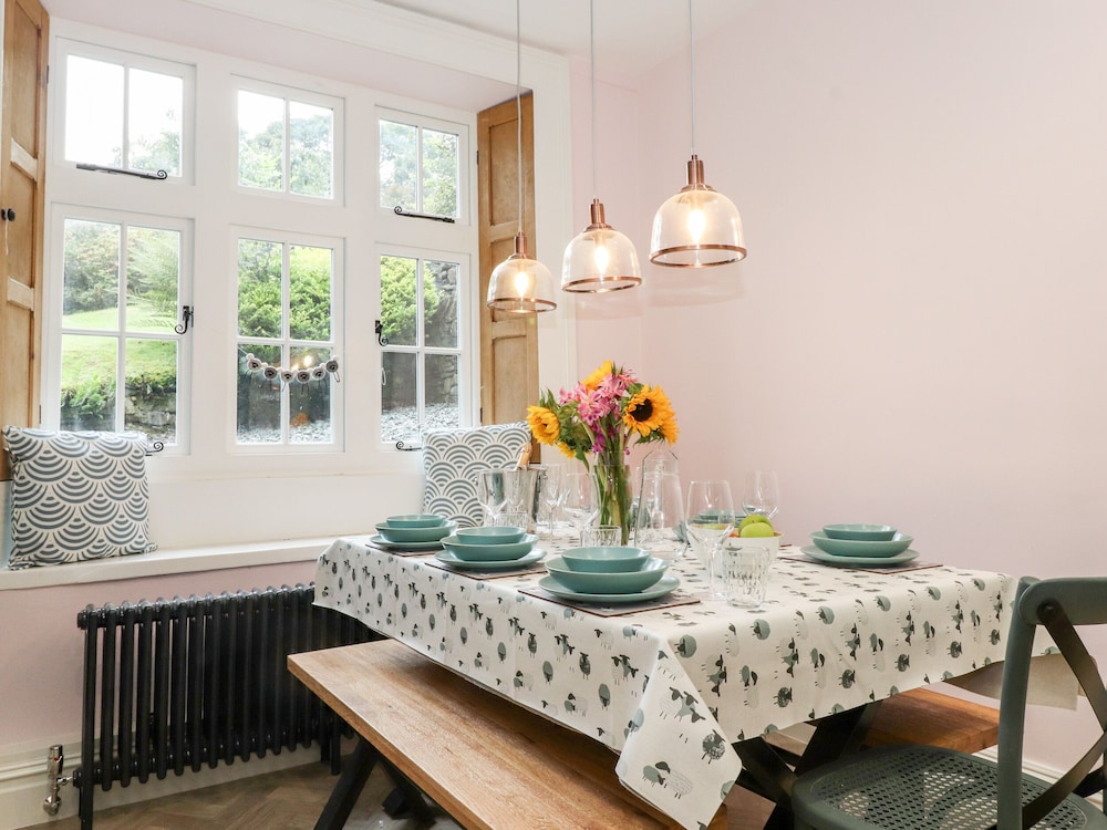 Eller Close House