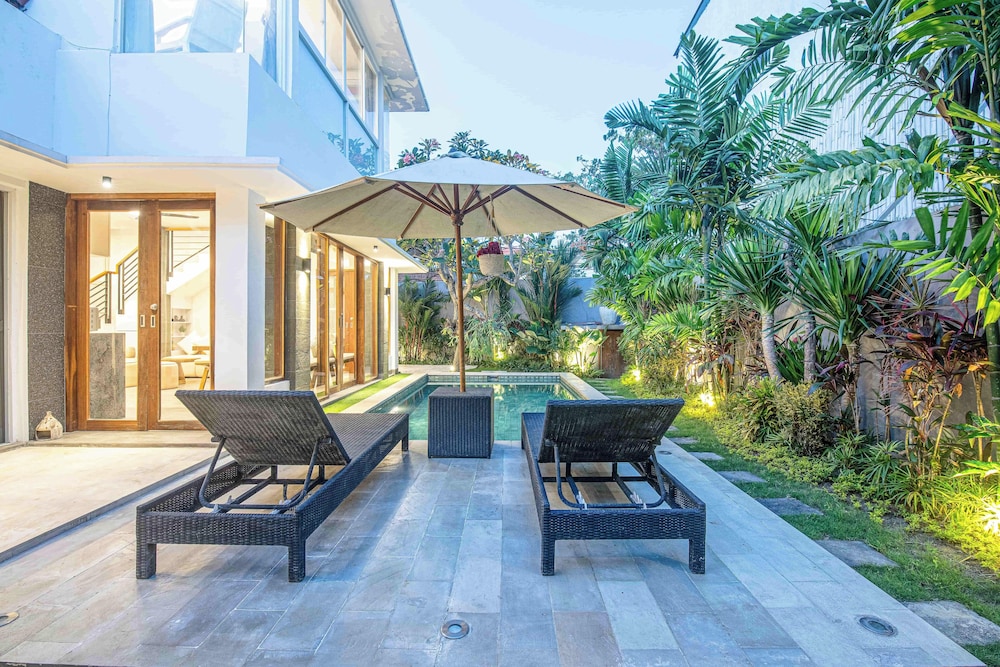 Beautiful 3BR Center Seminyak