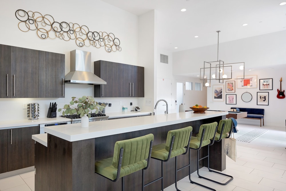Polo Villa 7 by Avantstay Features Entertainer s Backyard Game Room 260316 5 Bedrooms