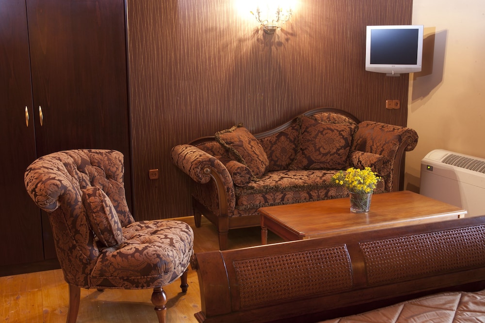 Refanidis Natural Luxury Hotel