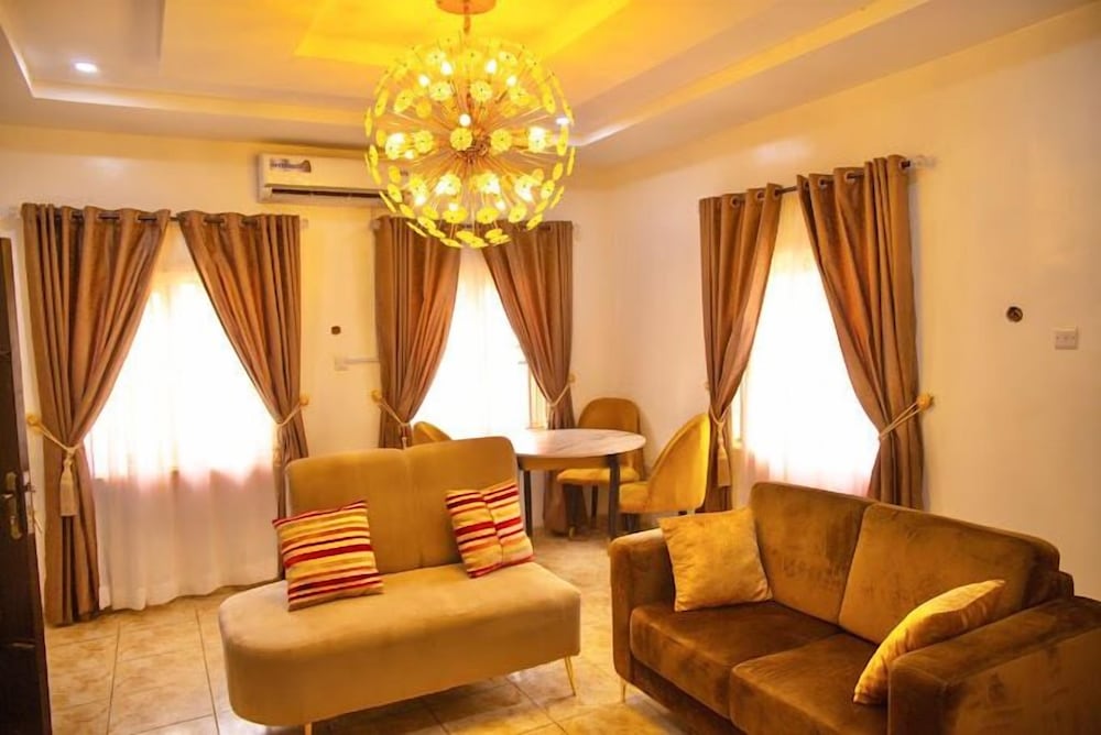El-Mak Luxury Homes