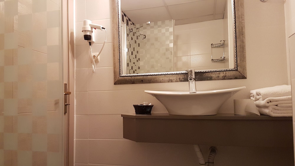 Ileri Otel & Daireler - Image 26