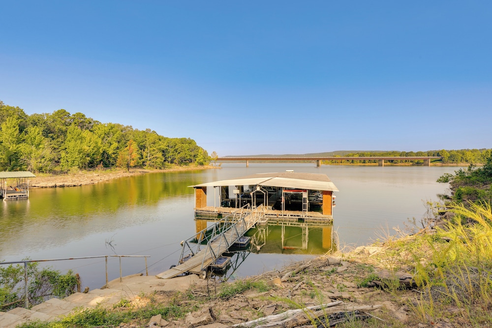 Private Boat Slip: Boater's Haven in Greers Ferry!