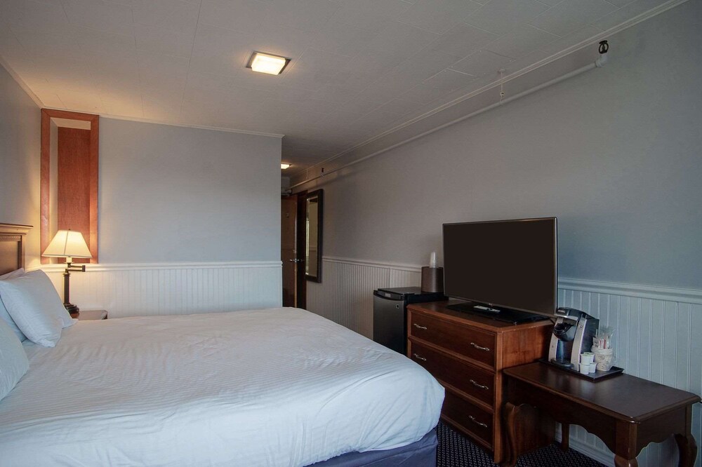 Fishermans Wharf Inn