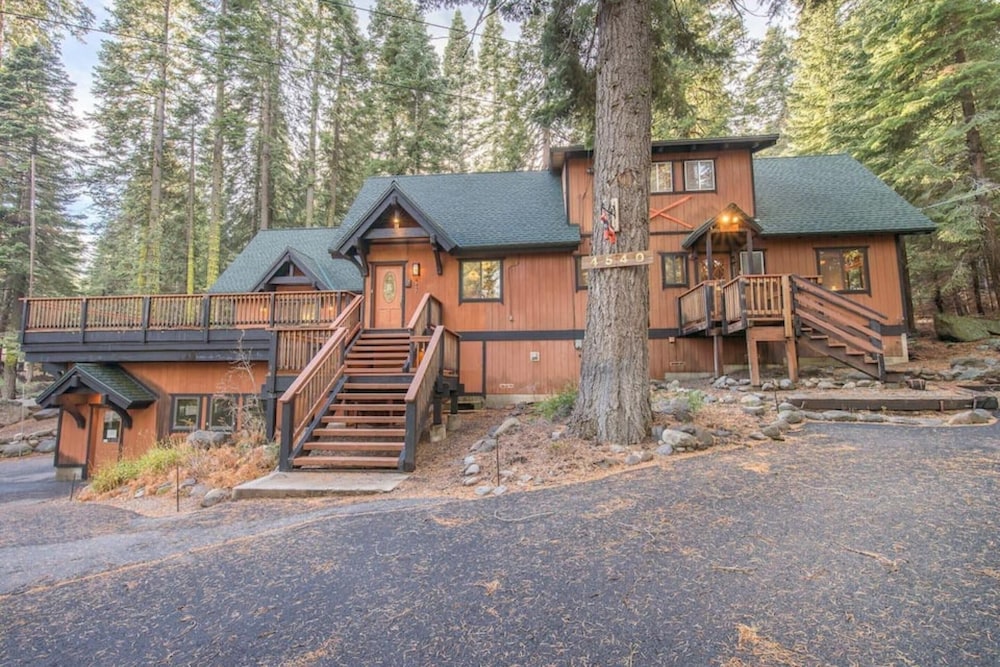 Musketeer by Avantstay Family Friendly Home In Tahoe Swiss Village! view 5