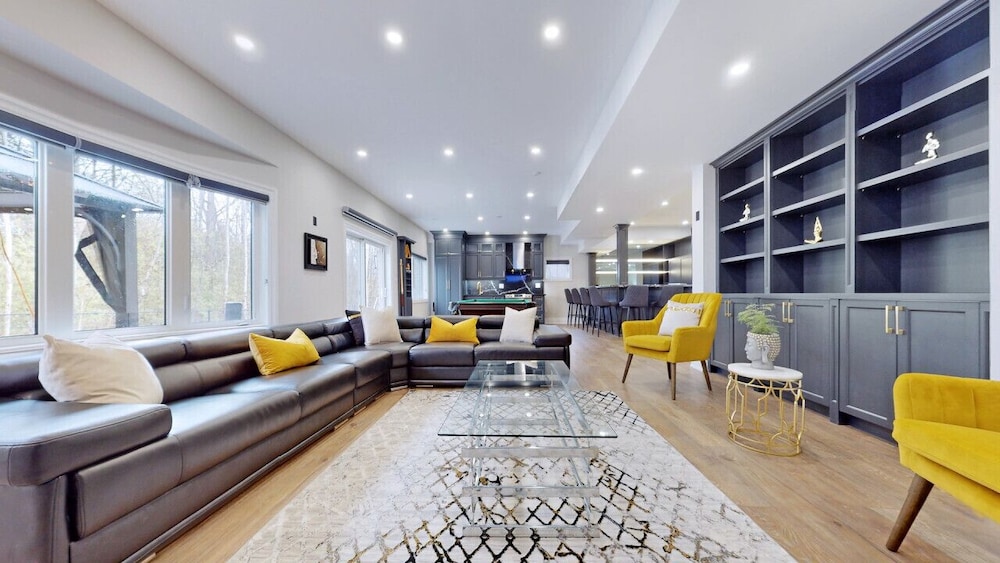 Family Modern Walkout Basement w Sauna Ski Resort 30min