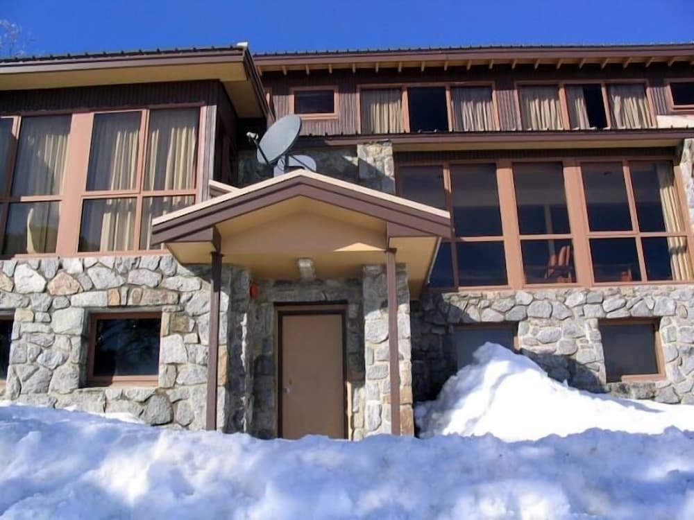Boonoona Ski Lodge