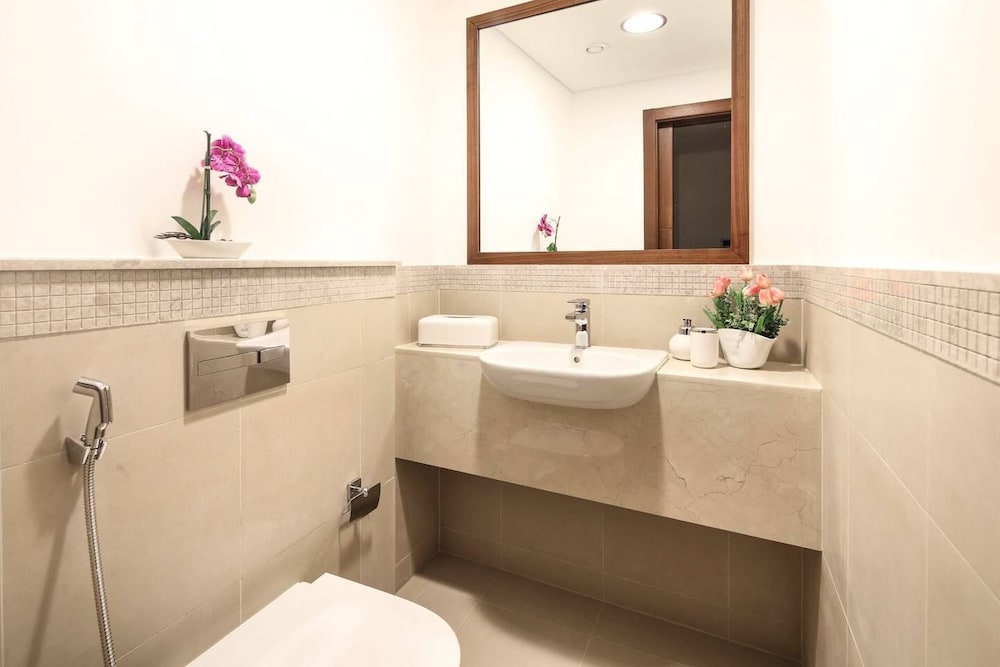 Spectacular 2BR in Beautiful Burj Vista!