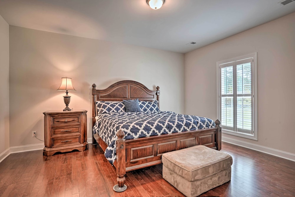 Charming Mount Pleasant Home: 7 Miles to Beach! view 3