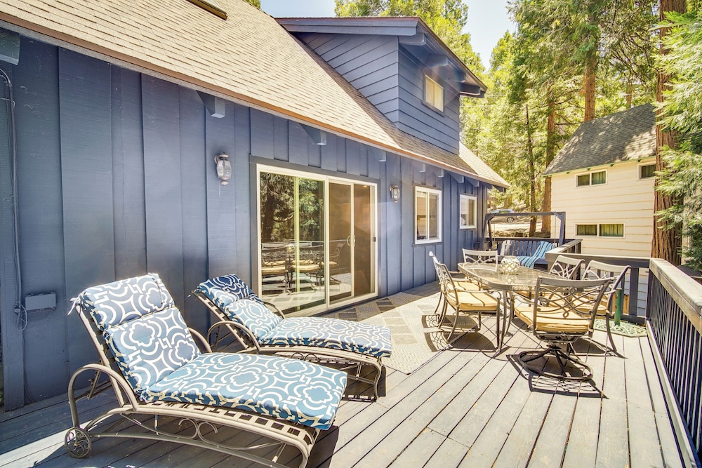 Steps to Lake Arrowhead: Cabin w/ Bbq!